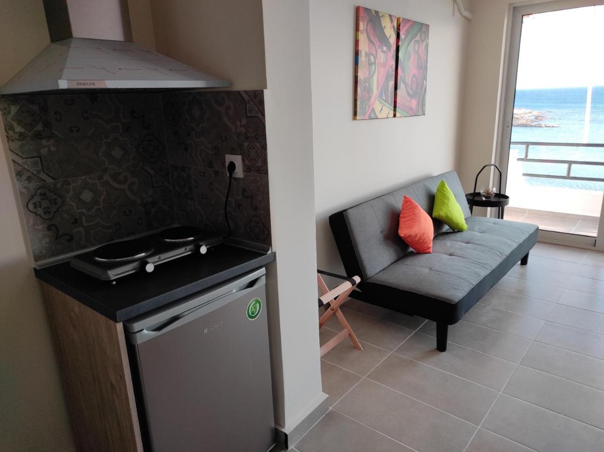 Budget Studio 1 - Sea View - Renovated February 2021 Хараки Экстерьер фото